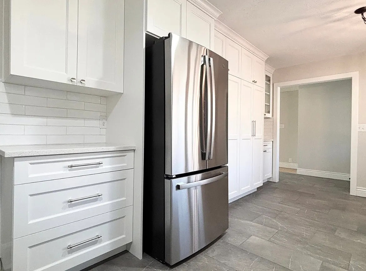 4 bed, 2400 sqft, $3,600 — Photo 3