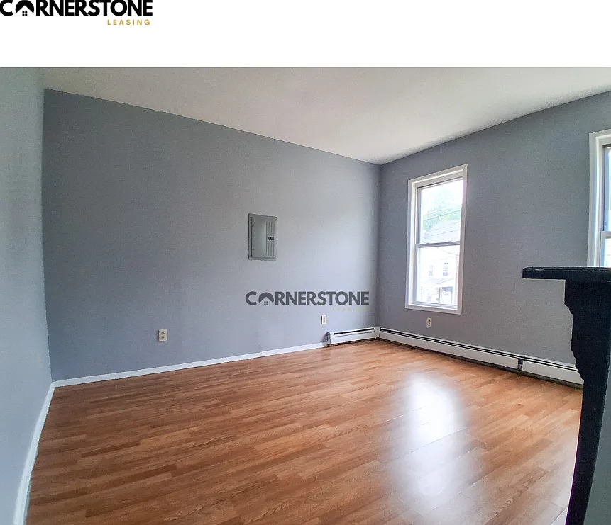 7-9 N Straight St — Photo 4