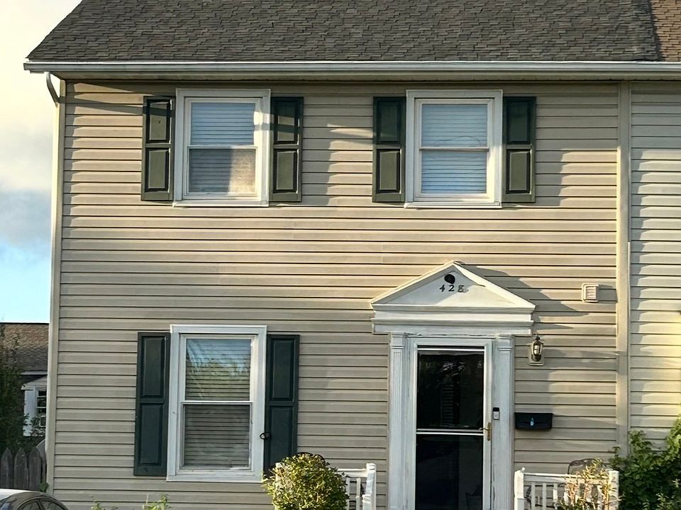 1st image of 428 E Washington St #428