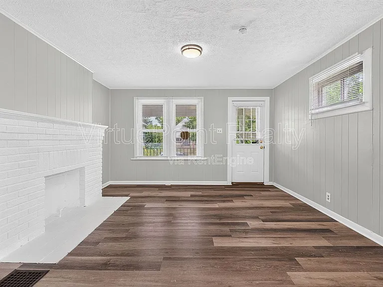 329 S Wayne Ave — Photo 3