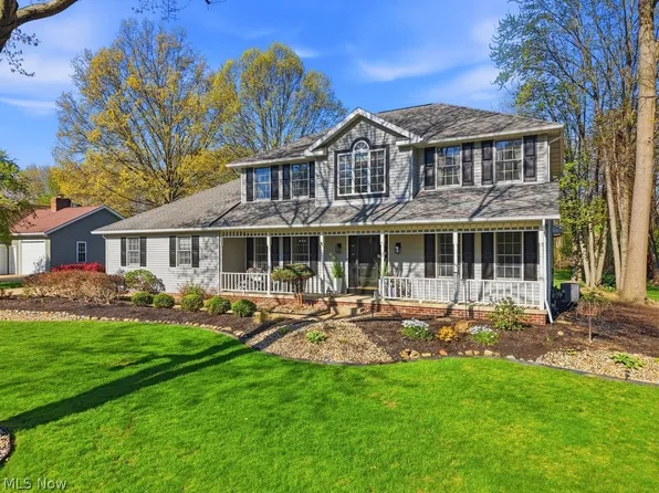 3606 Avanti Ln, Uniontown, OH 44685