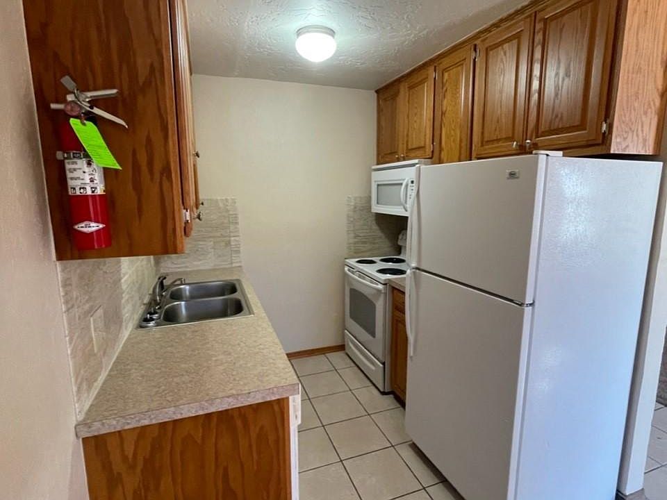 1st image of 1912 SW D Ave #4fef427a8