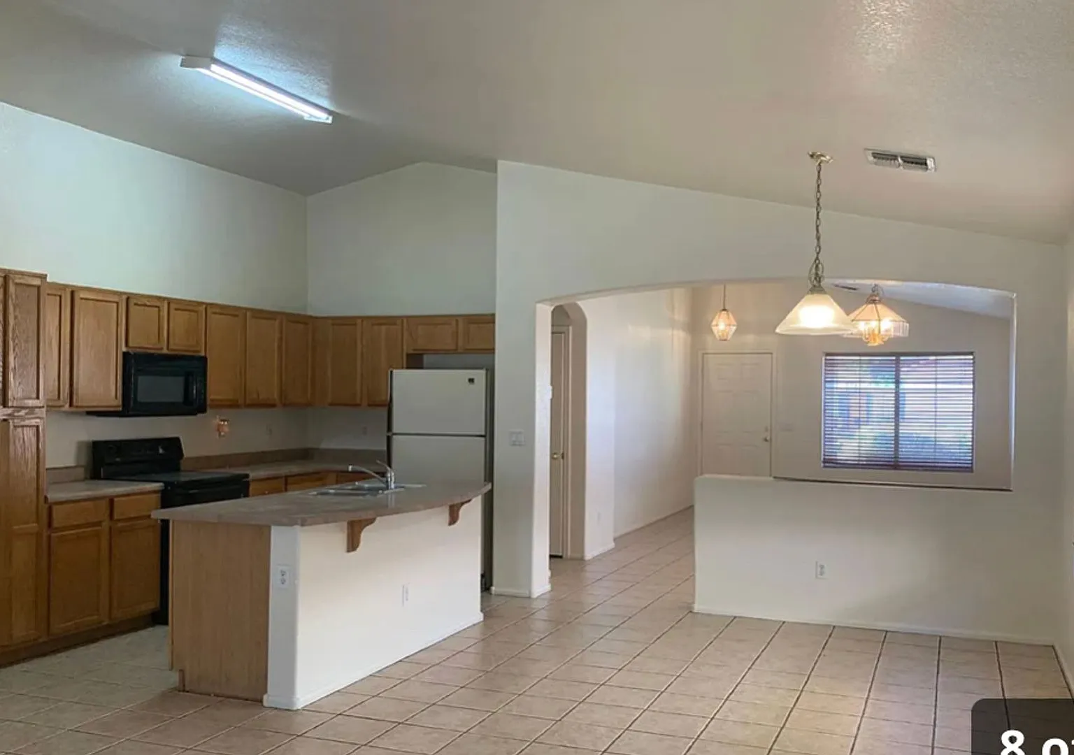 978 E Monteleone St — Photo 3