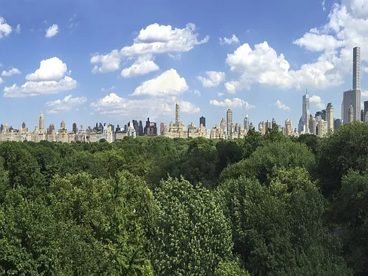 Sold by Sotheby's International Realty | media 10