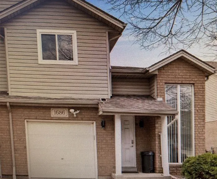 1686 Fieldcrest Ln — Photo 1
