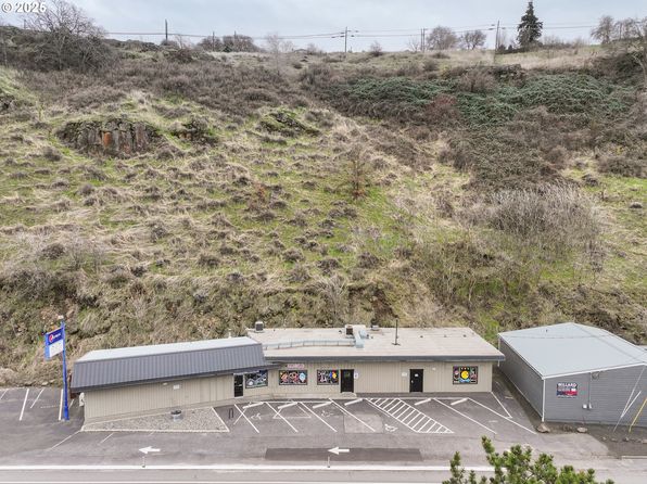 2718 E 2nd St, The Dalles, OR 97058