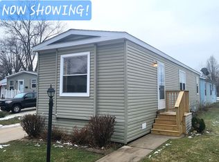 1052 Bayside Rd #213, Elgin, IL 60123