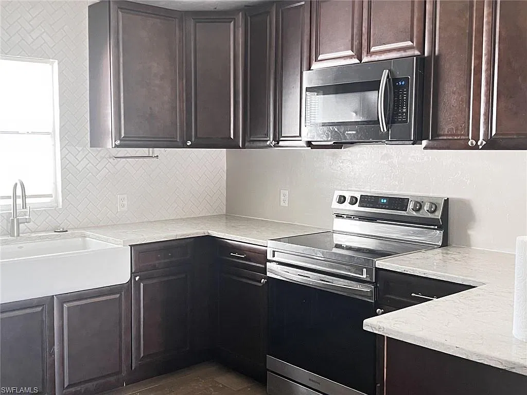 2 bed, 2.0 bath, 1080 sqft, $2,400 — Photo 3