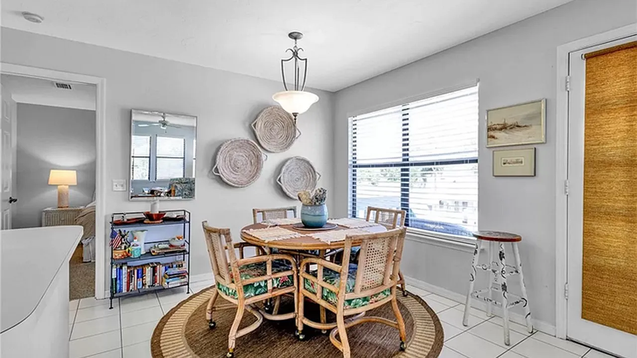 2 bed, 814 sqft, $2,400 — Photo 4
