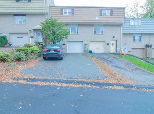 204 Rhodes Ave, West Mifflin, PA 15122