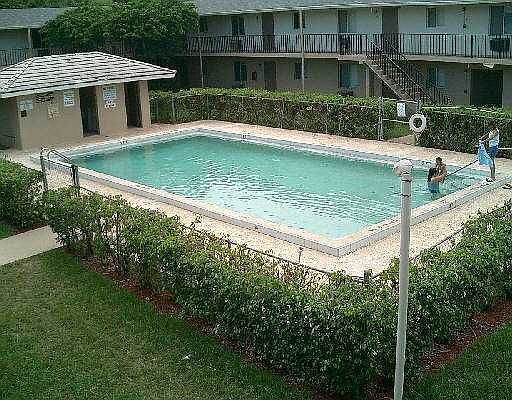 2nd image of 1829 N A St APT 33