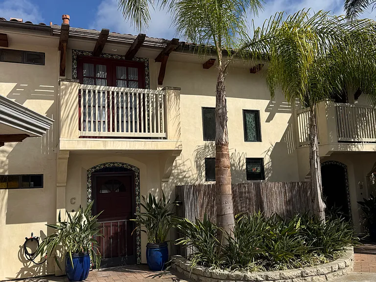 1584 Redlands Pl #C — Photo 12