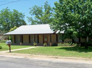 204 W College Ave, Mason, TX 76856