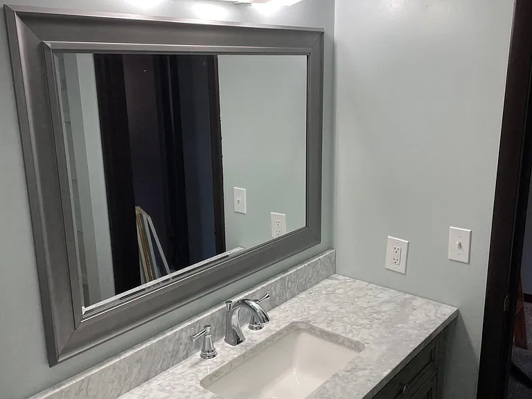 737 Lakeview Dr — Photo 3