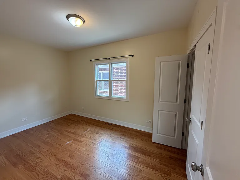 1110 N Christiana Ave — Photo 14