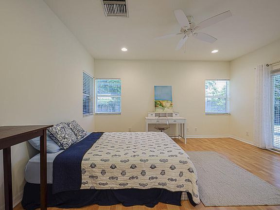 4th image of 384 NW 23rd Street