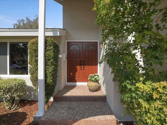 5th image of 1317 Crossgates Ln