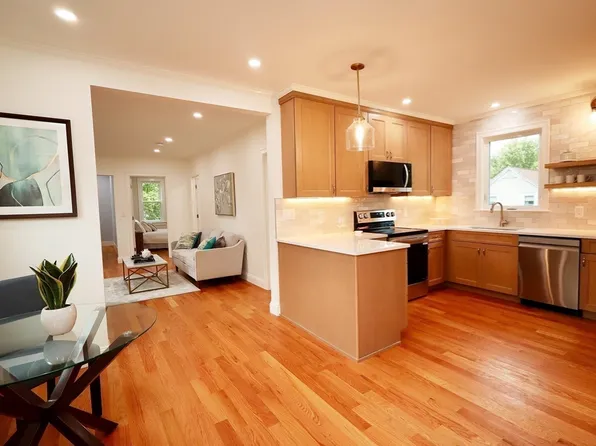 29 Field St #2, Amesbury, MA 01913