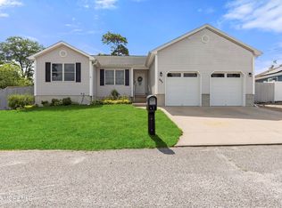 645 Beach Ave, Beachwood, NJ 08722