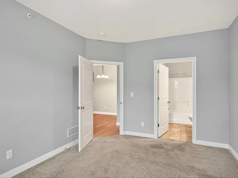Palomar View Apartments — Photo 33