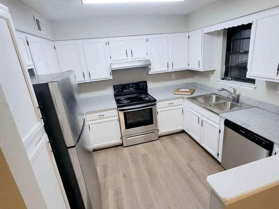 333 NW Millstone Cir #333