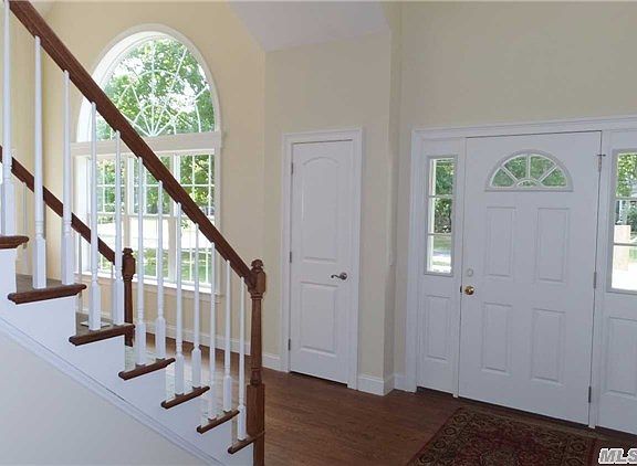 3rd image of 18 Helme Ave