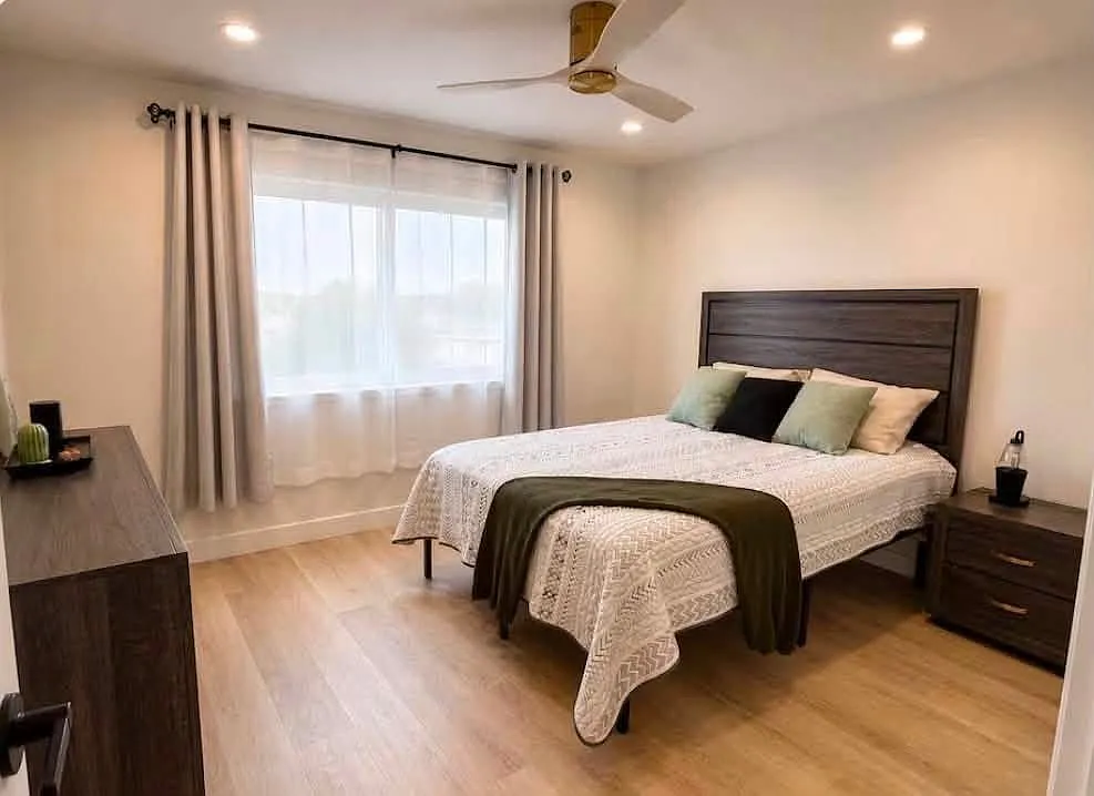 4 bed, 2.0 bath, 1569 sqft, $1,300 — Photo 1