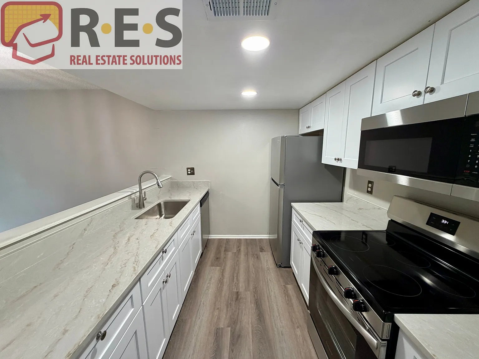 2 bed, 984 sqft, $1,678 — Photo 3