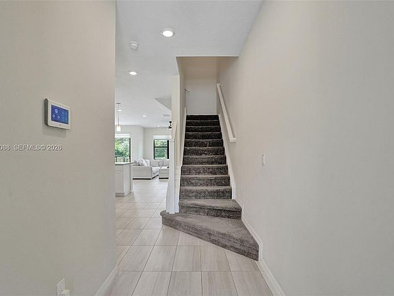 5th image of 2138 Appleton Cir S