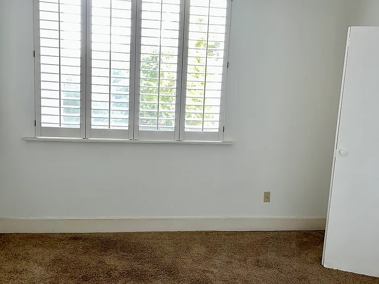 619 King St #210 — Photo 9