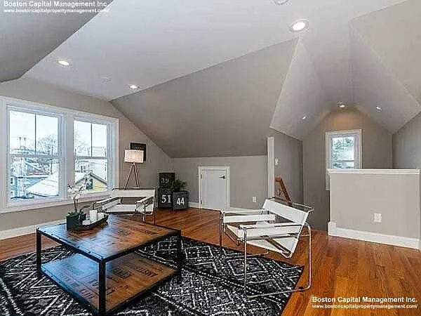 Rockview St — Photo 20