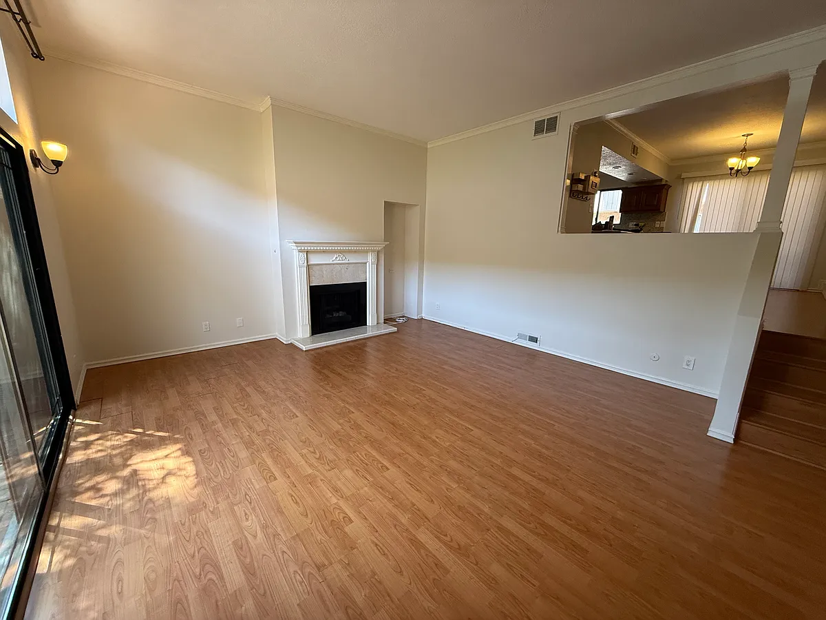 Living room - 1507 Rock Glen Ave