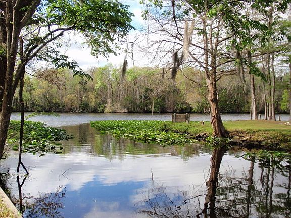 Entrance to Dunns Creek