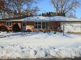 273 Parkridge Dr, Mason City, IA 50401