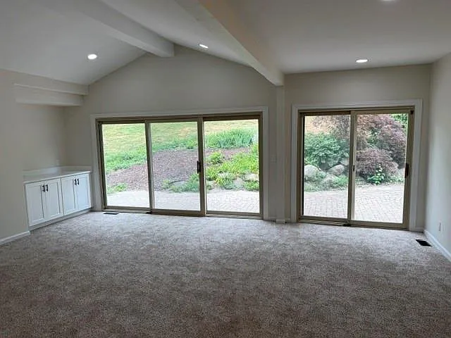 650 Deerfield Ct — Photo 10