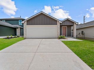 16048 Mahogany Way, Elmendorf, TX 78112