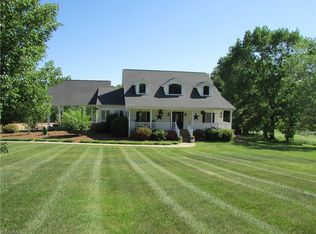 906 Long Hill Rd, Pilot Mountain, NC 27041