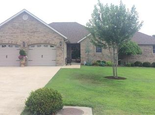 2232 Cherry Blossom Cir, Lebanon, MO 65536