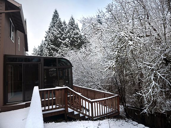 4th image of 5453 SE Clearbrook St