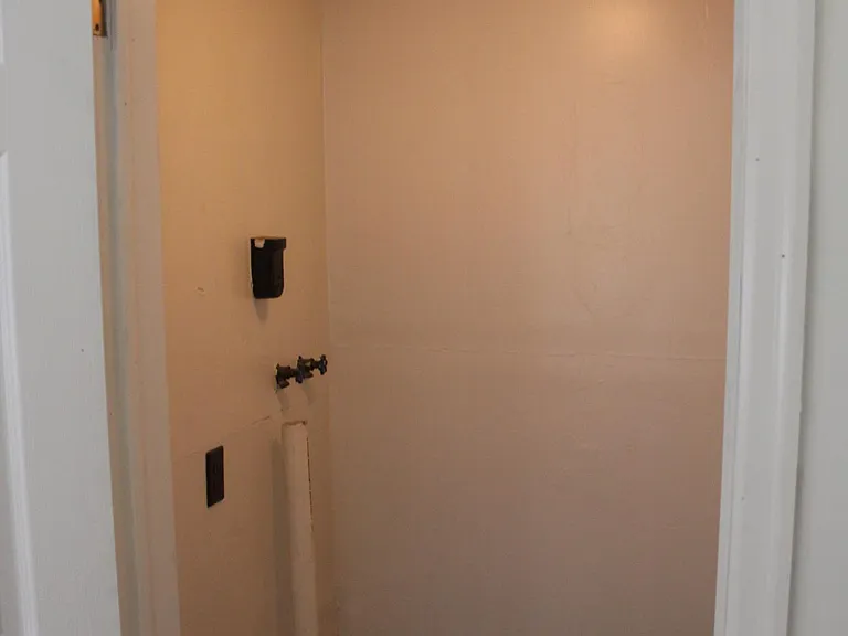 377 W 3rd St — Photo 8