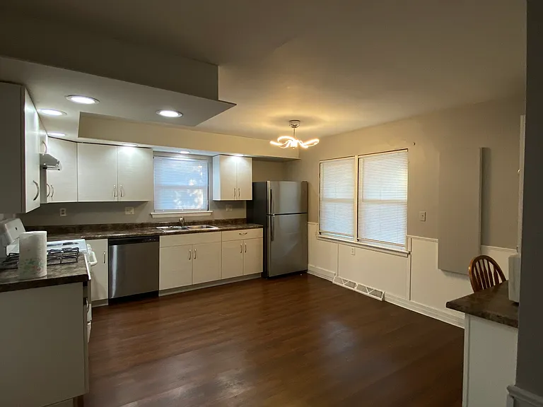 1011-1013 Charles St #AB — Photo 1
