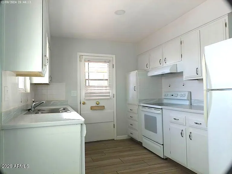 11644 N Balboa Dr — Photo 6