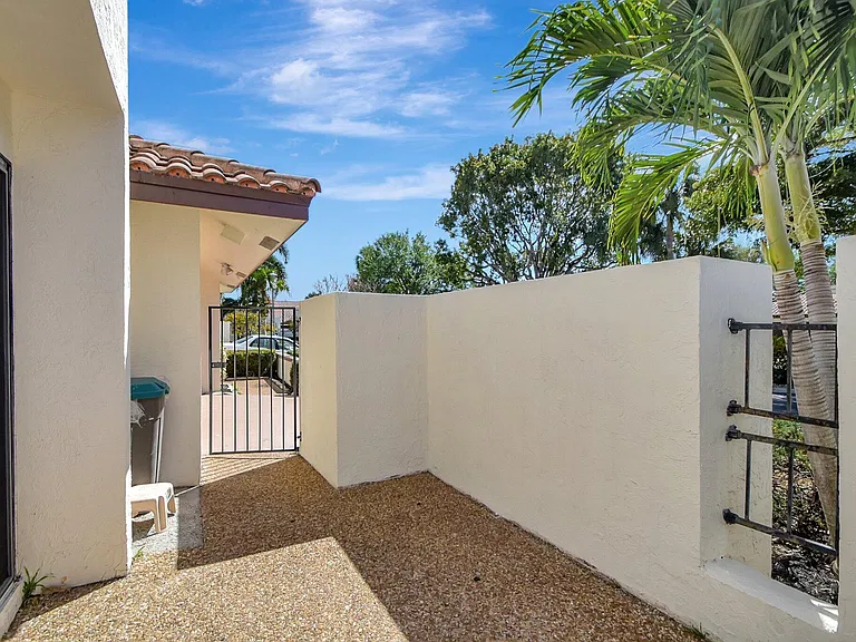 21440 Campo Allegro Dr — Photo 33