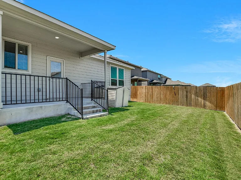 216 The Duke Dr — Photo 20