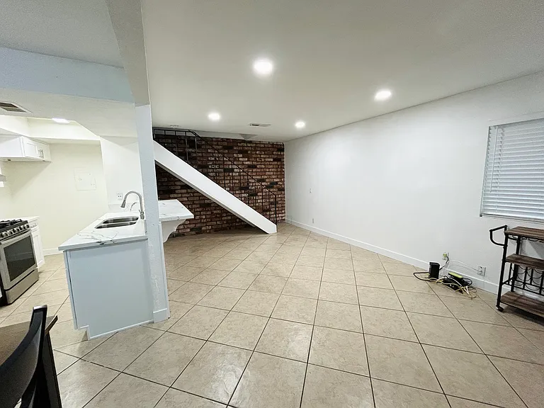 1721 Normandy Pl #C — Photo 4