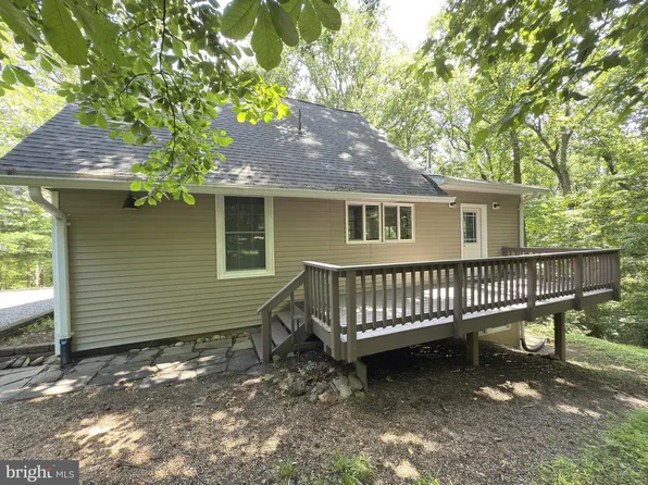 132 Pine Crest Ln, Bluemont, VA 20135