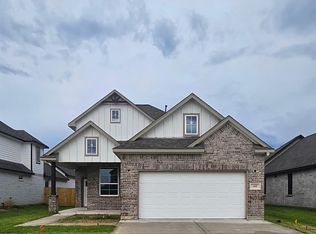 134 Peachleaf Ct, Anahuac, TX 77514