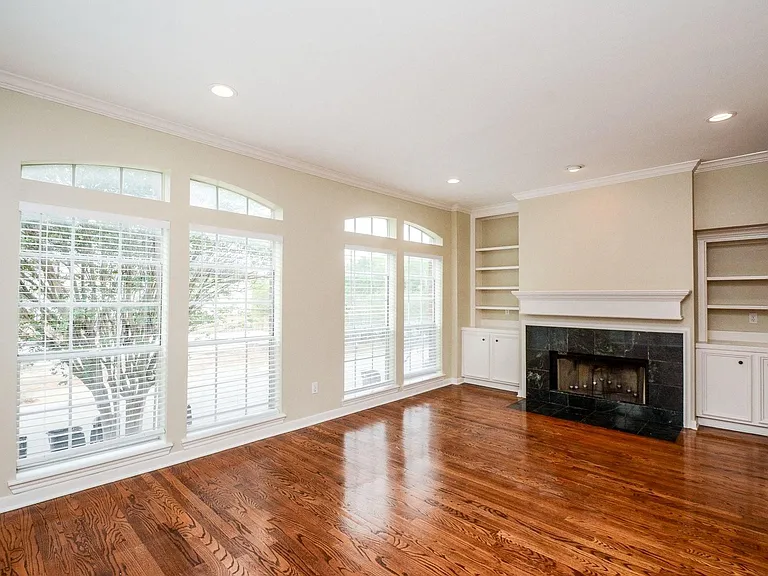 2022 Fairview Ave — Photo 12