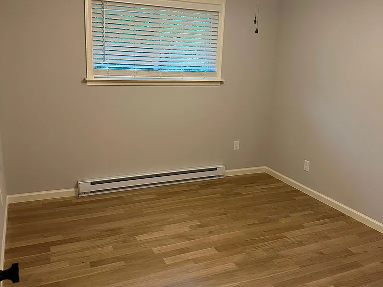 394 Hemlock Dr — Photo 9