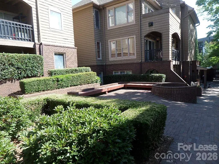 1109 E Morehead St #10 — Photo 16